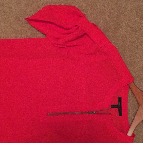 BCBG red shift dress with front zip and tab sleeve - Picture 4 of 4